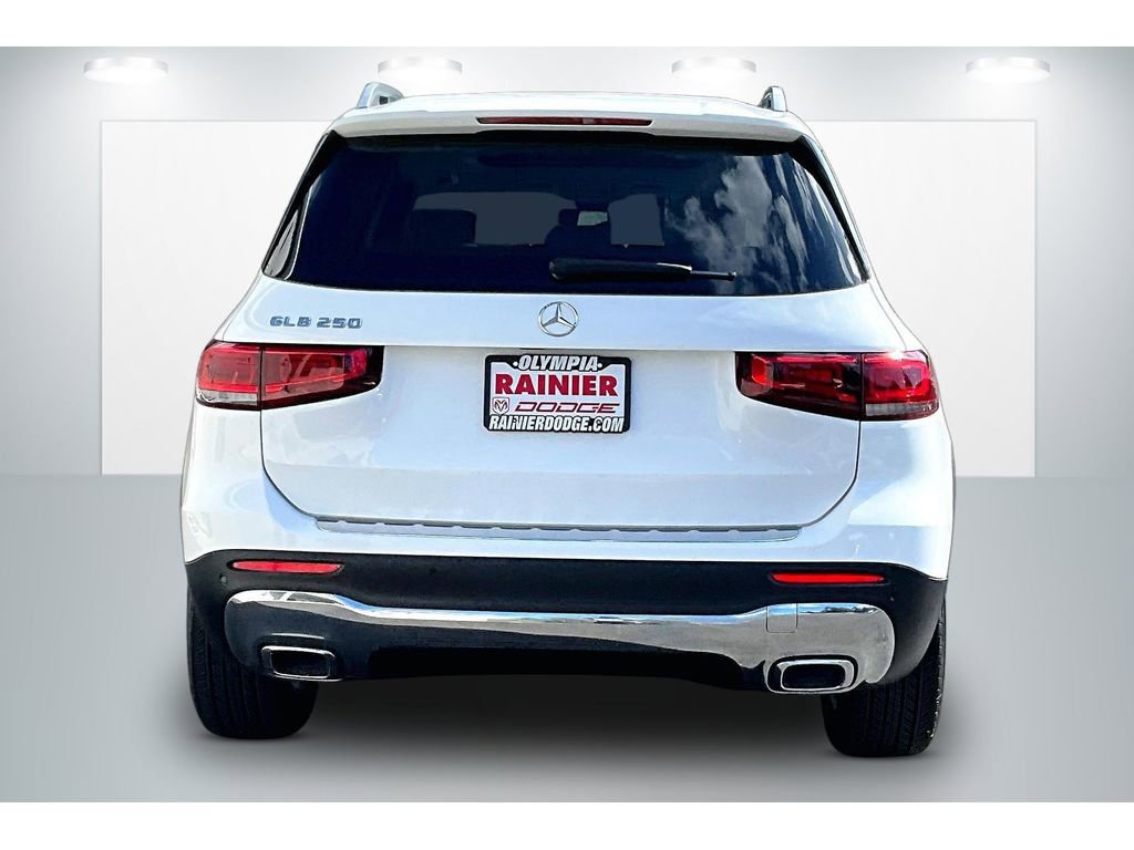 Used 2020 Mercedes-Benz GLB 250 w/ Premium Package image 4