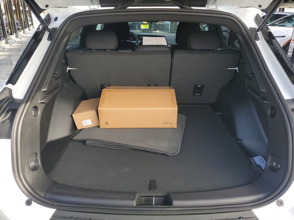 New 2026 Chevrolet Equinox EV LT image 8