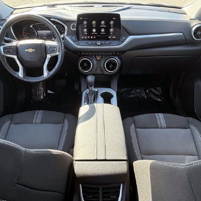 Certified 2025 Chevrolet Blazer LT FWD image 13
