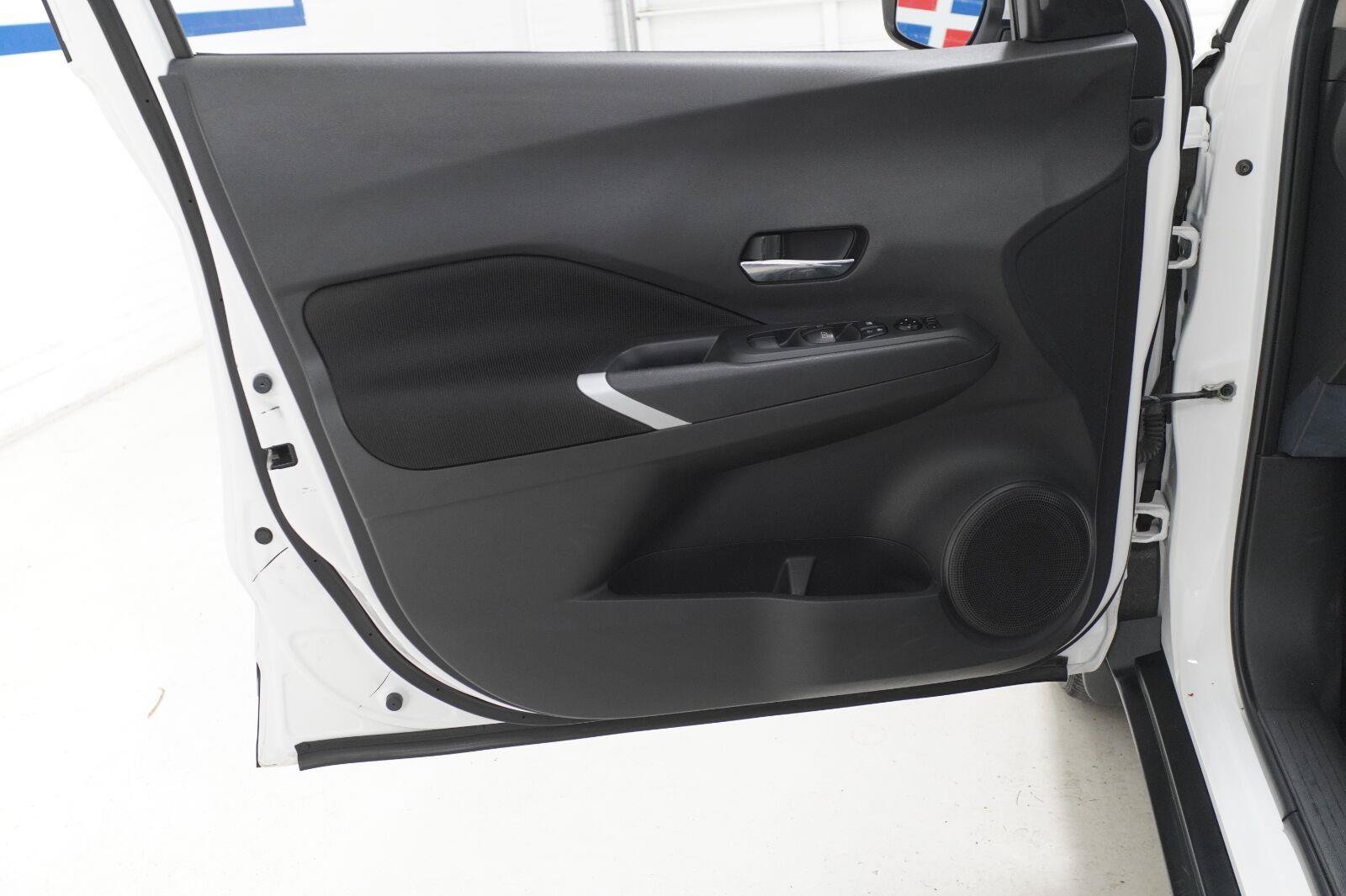 Used 2023 Nissan Kicks SV w/ Exterior Package FWD image 20