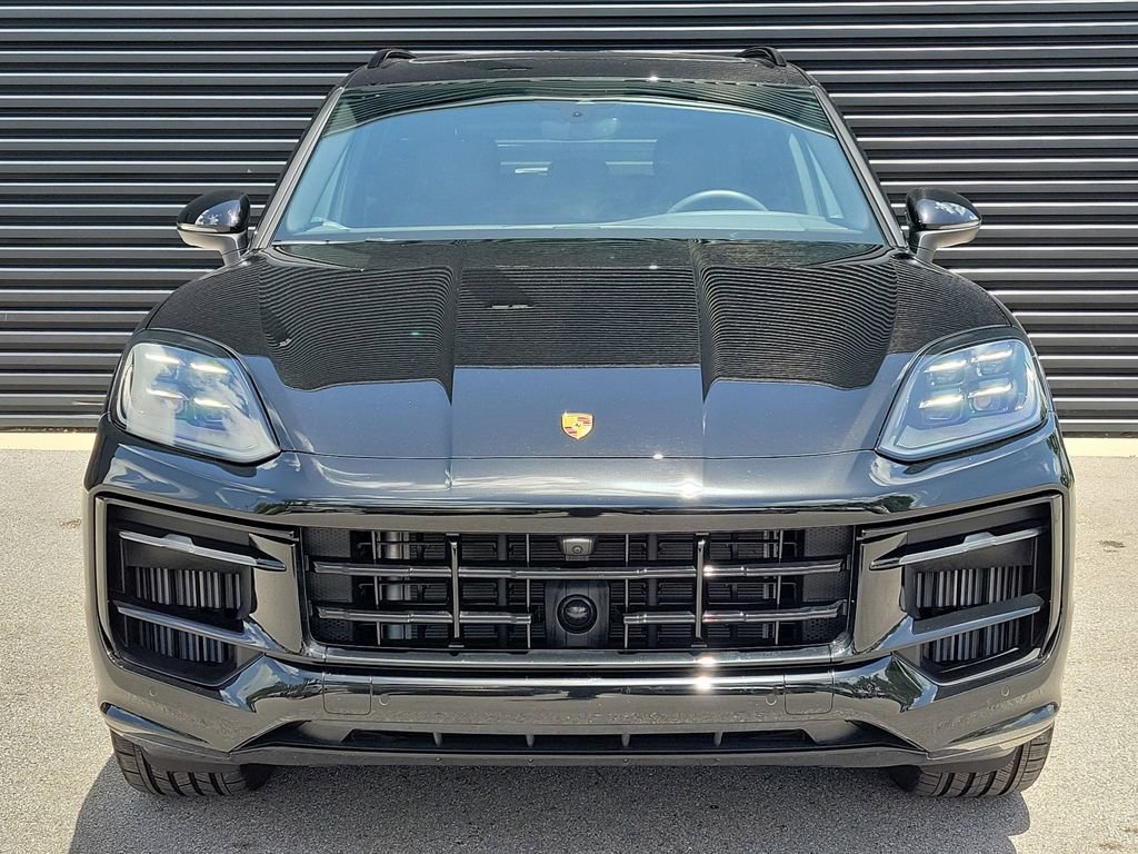 Certified 2025 Porsche Cayenne image 10