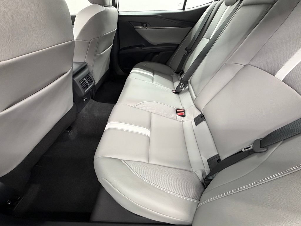 Used 2026 Toyota Camry SE FWD image 39