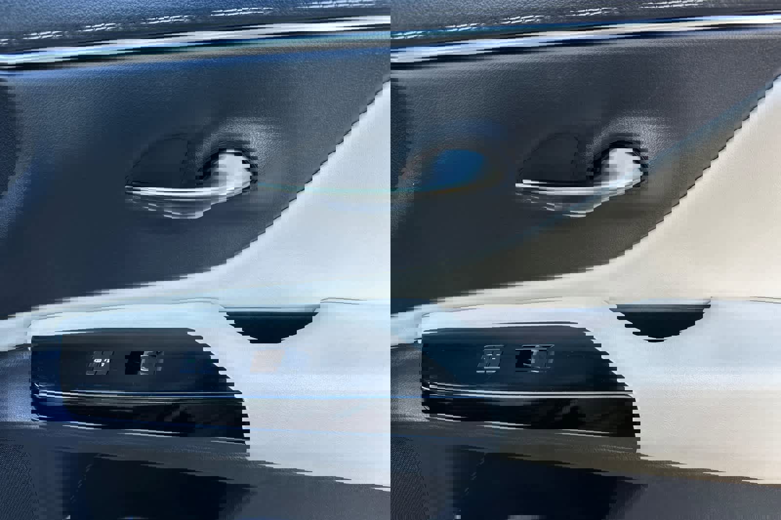 Used 2023 Lexus ES 300h w/ Premium Package image 18