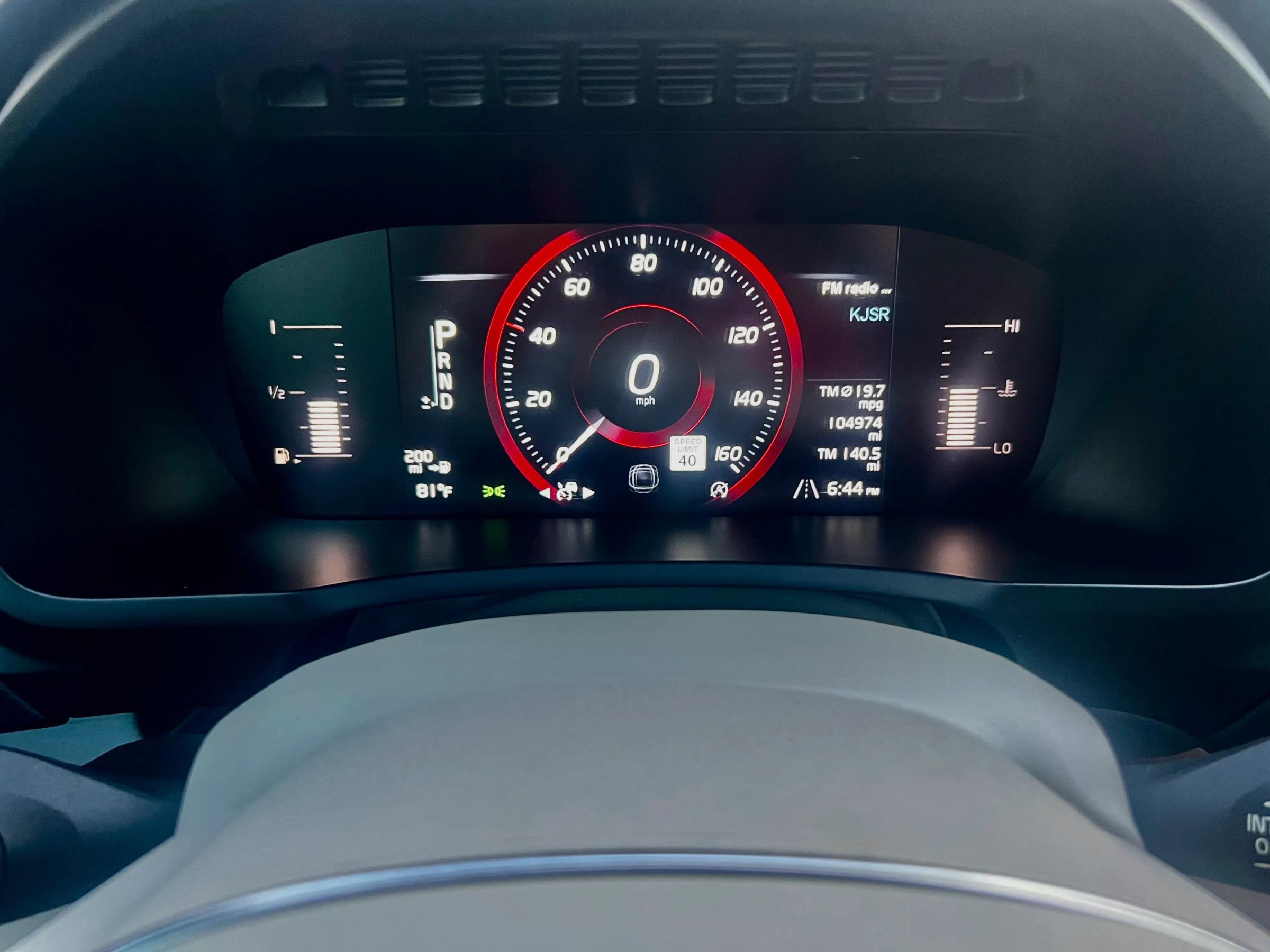 Used 2017 Volvo XC90 T5 Momentum w/ Vision Package image 16
