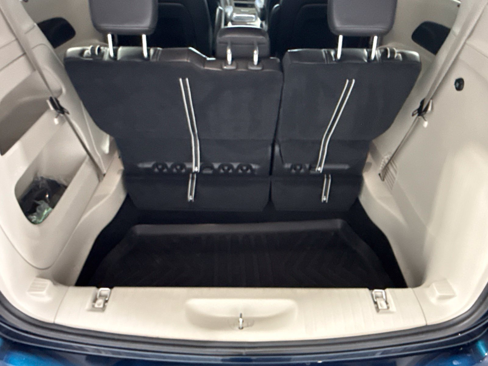 Used 2022 Chrysler Pacifica Touring-L AWD/4WD image 51