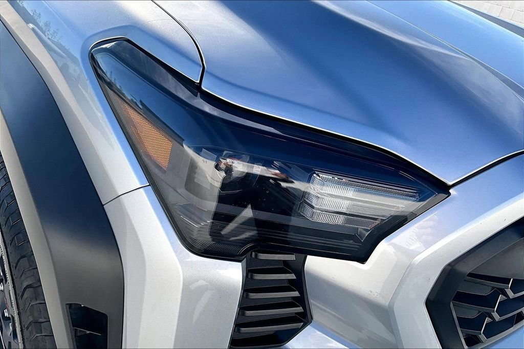 Used 2024 Toyota Tacoma TRD Off-Road image 31