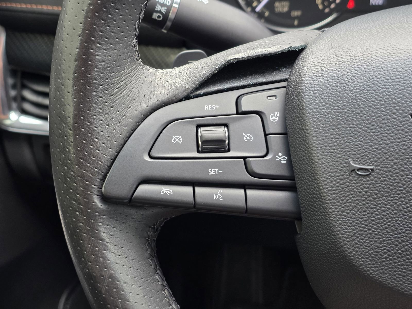 Used 2019 Cadillac XT4 Sport w/ Cold Weather Package image 31