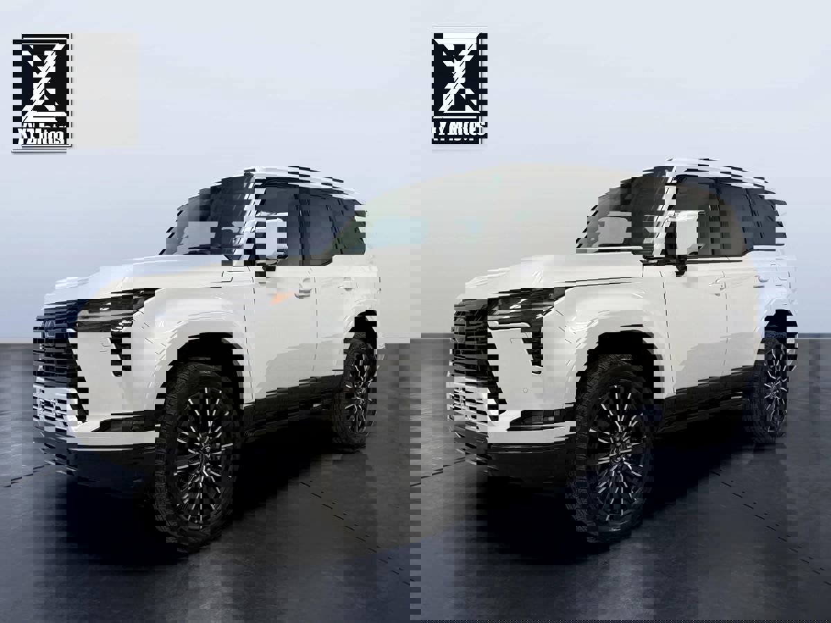 Used 2025 Lexus GX 550 w/ Accessory Package (2T) image 2