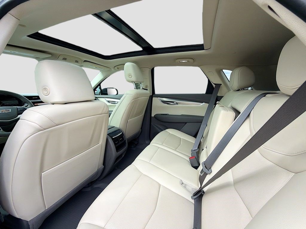 Certified 2022 Cadillac XT5 Premium Luxury w/ Technology Package image 23