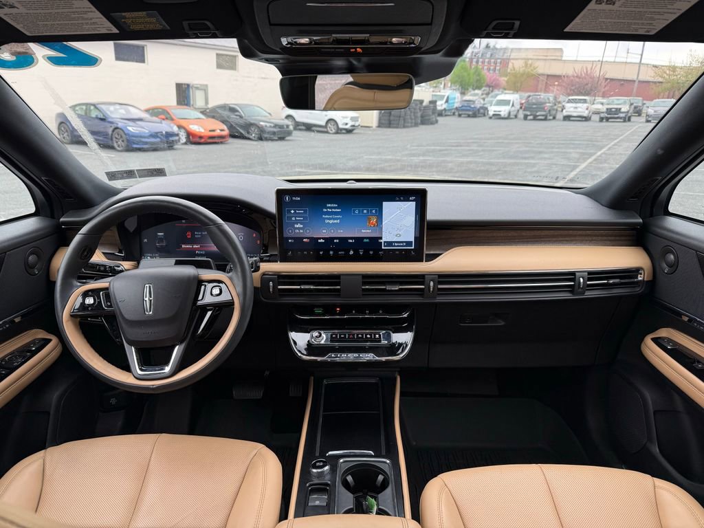 Used 2023 Lincoln Corsair Reserve w/ Equipment Group 202A AWD/4WD image 14