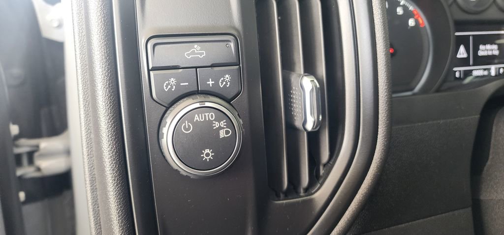 Used 2024 Chevrolet Silverado 1500 Custom w/ LPO, Dark Essentials Package RWD image 27