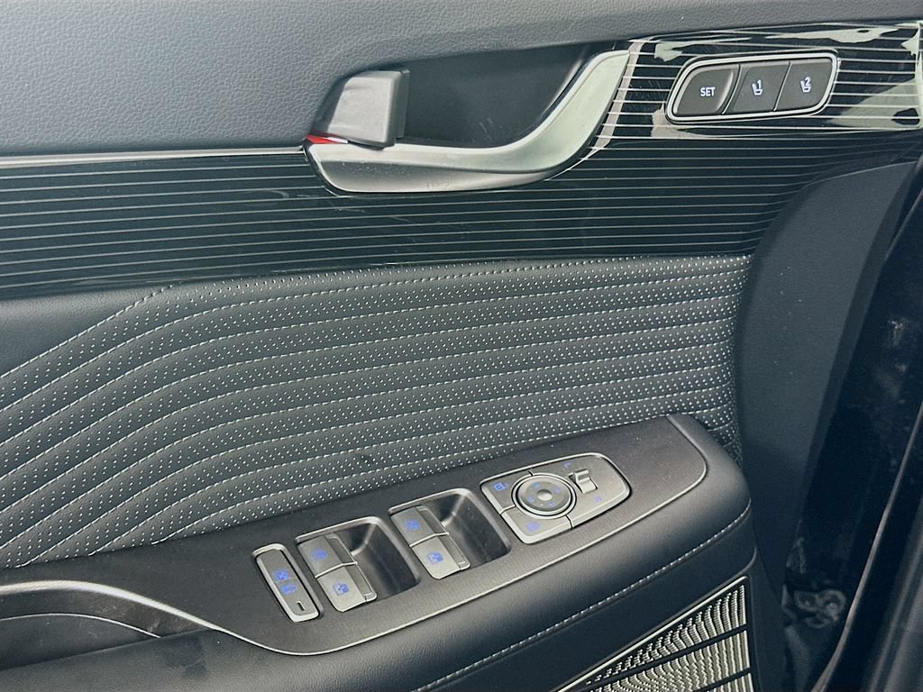 Certified 2025 Hyundai Palisade Calligraphy AWD/4WD image 18