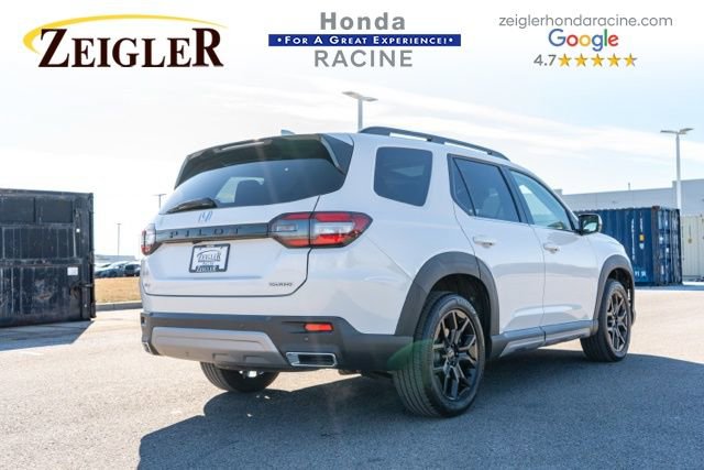 Used 2025 Honda Pilot Touring image 7