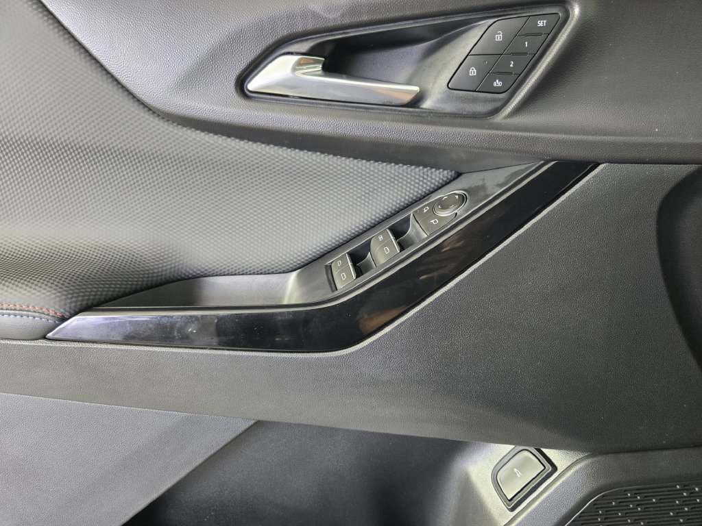 New 2026 Chevrolet Equinox RS w/ Convenience Package III FWD image 24