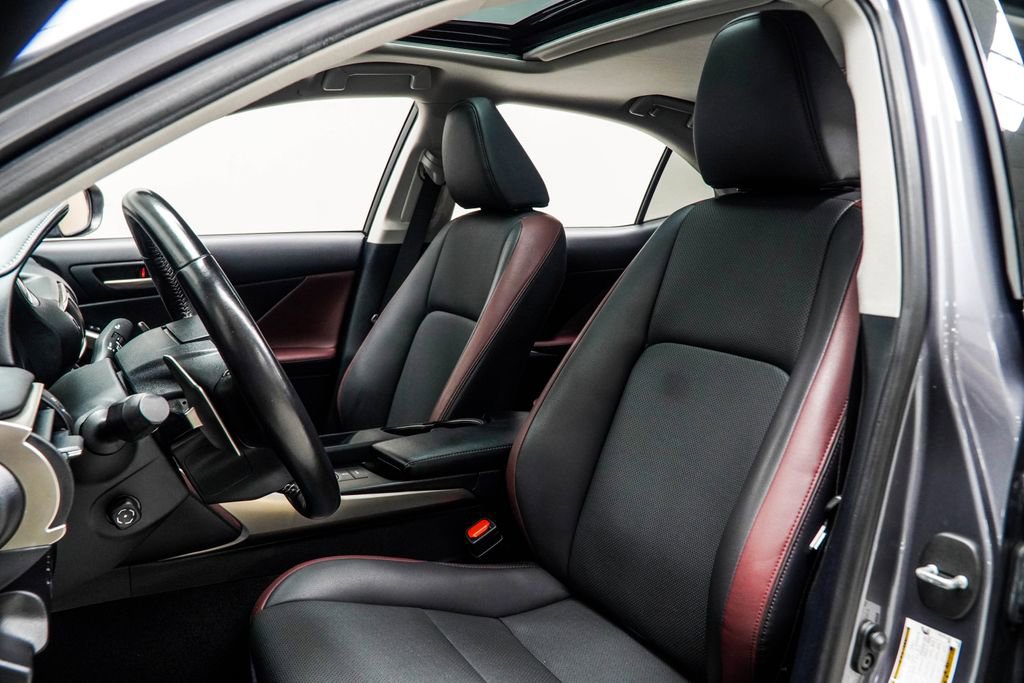 Used 2020 Lexus IS 300 w/ Premium Package image 33