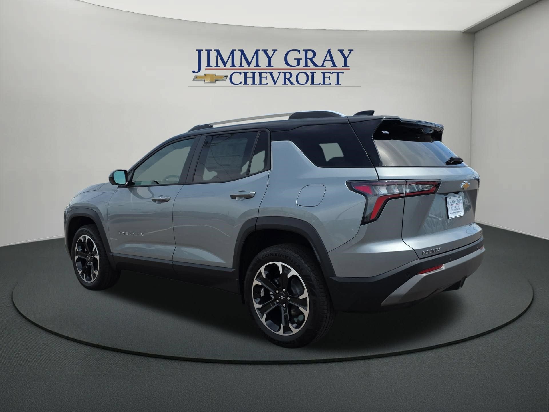 New 2026 Chevrolet Equinox LT w/ Convenience Package II FWD image 3