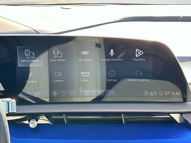 Used 2025 Cadillac Optiq Luxury 2 AWD/4WD image 3