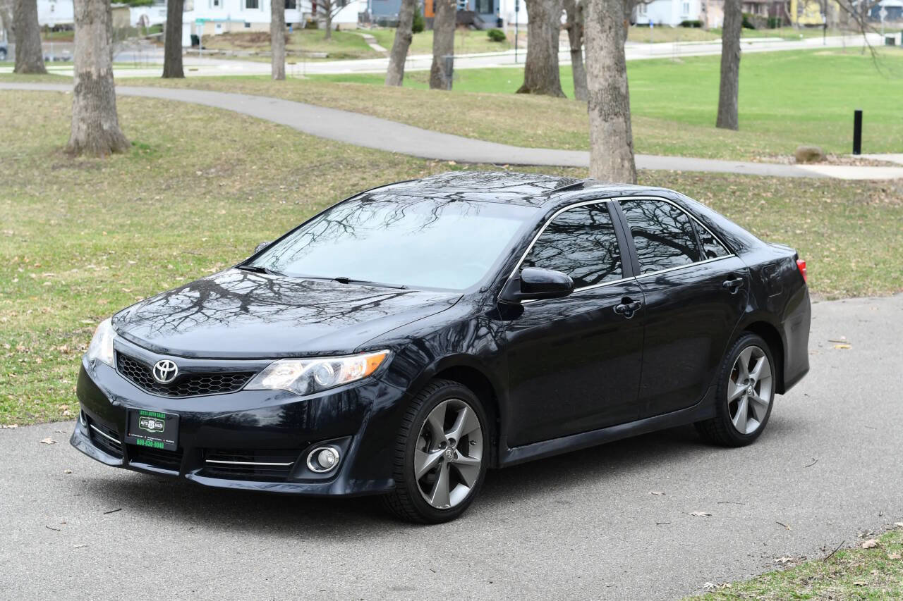 Used 2012 Toyota Camry SE image 3