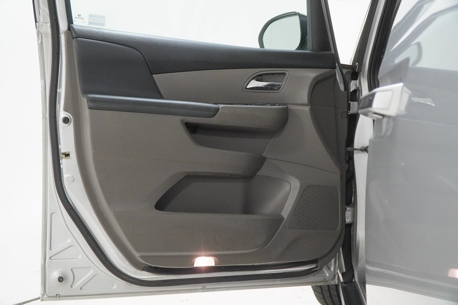 Used 2015 Honda Odyssey EX-L image 18