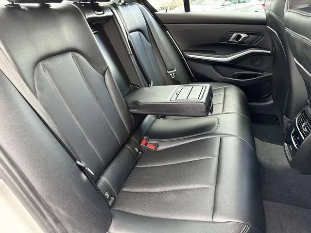 Used 2025 BMW 330i xDrive Sedan AWD/4WD image 23