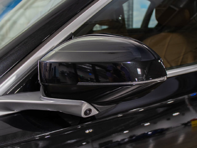 Used 2027 BMW 740i xDrive AWD/4WD image 8
