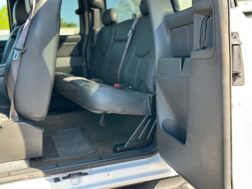 Used 2007 Chevrolet Silverado 2500 LT image 16