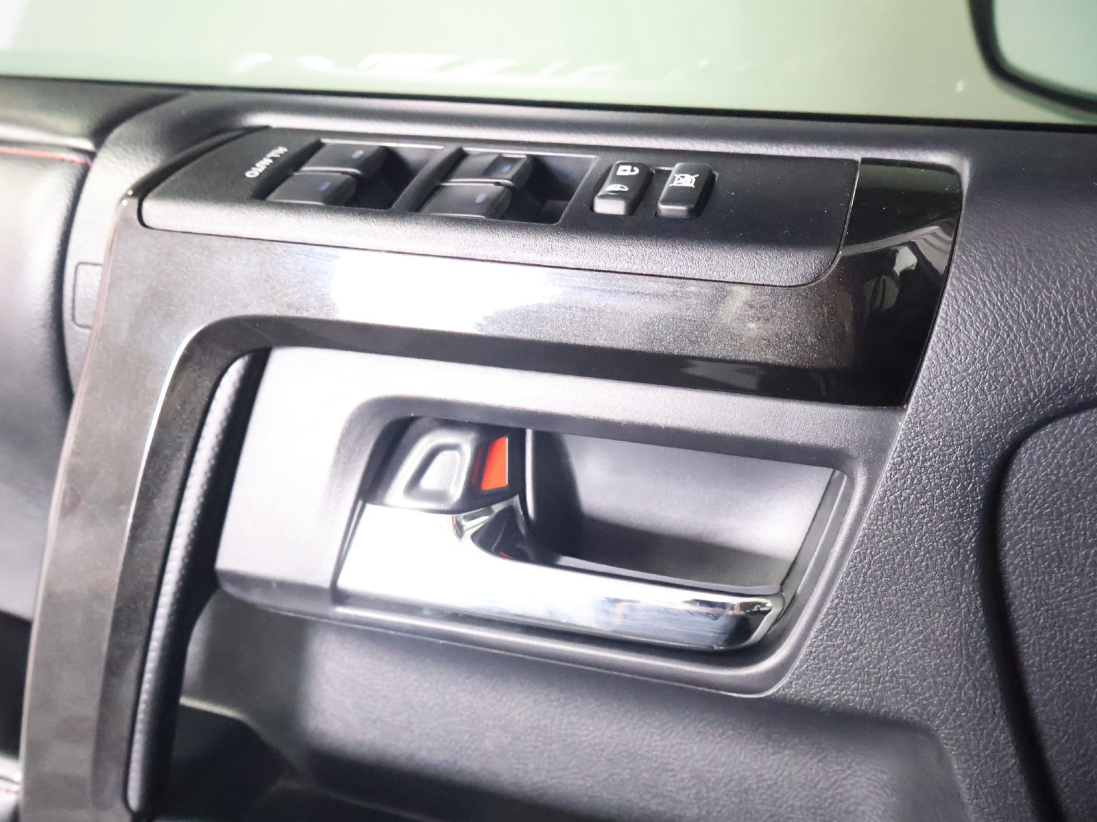 Used 2014 Toyota 4Runner Trail Premium AWD/4WD image 31