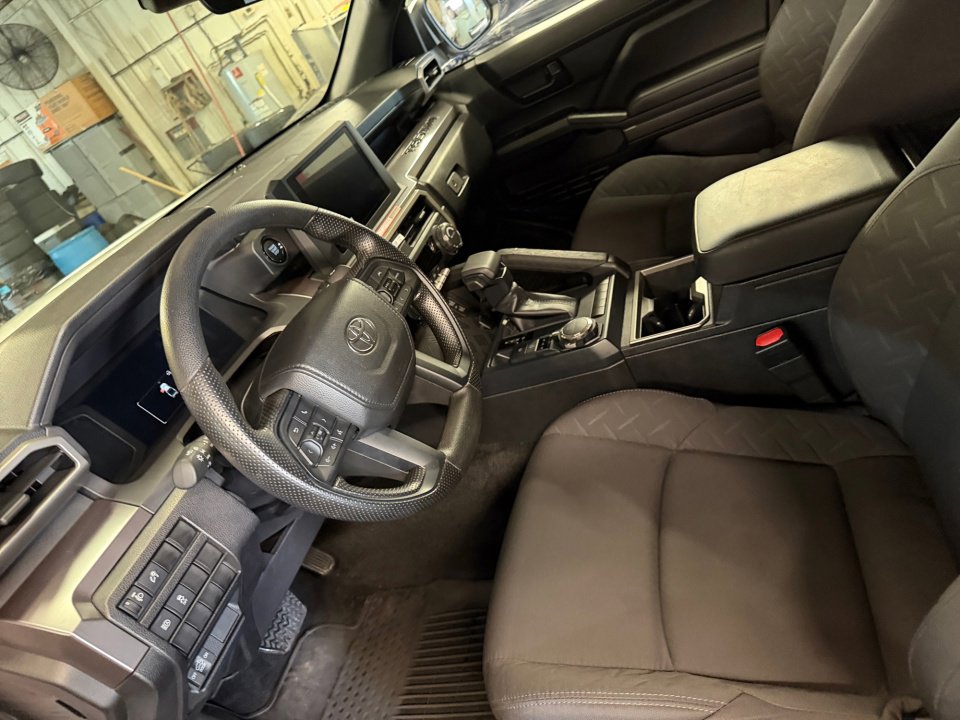 Certified 2025 Toyota Tacoma SR5 AWD/4WD image 34