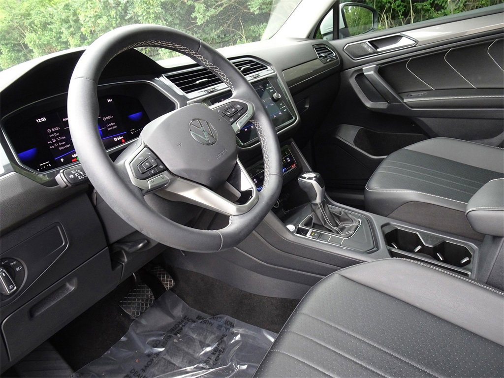 Used 2022 Volkswagen Tiguan SE image 12