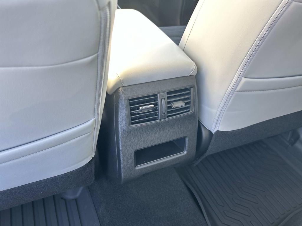 New 2026 Mitsubishi Outlander SE FWD image 18