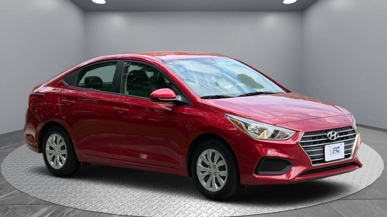 Used 2021 Hyundai Accent SE w/ Cargo Package FWD image 4