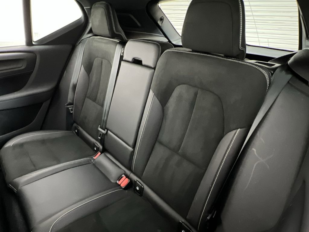 Used 2021 Volvo XC40 T5 R-Design w/ Advanced Package image 22