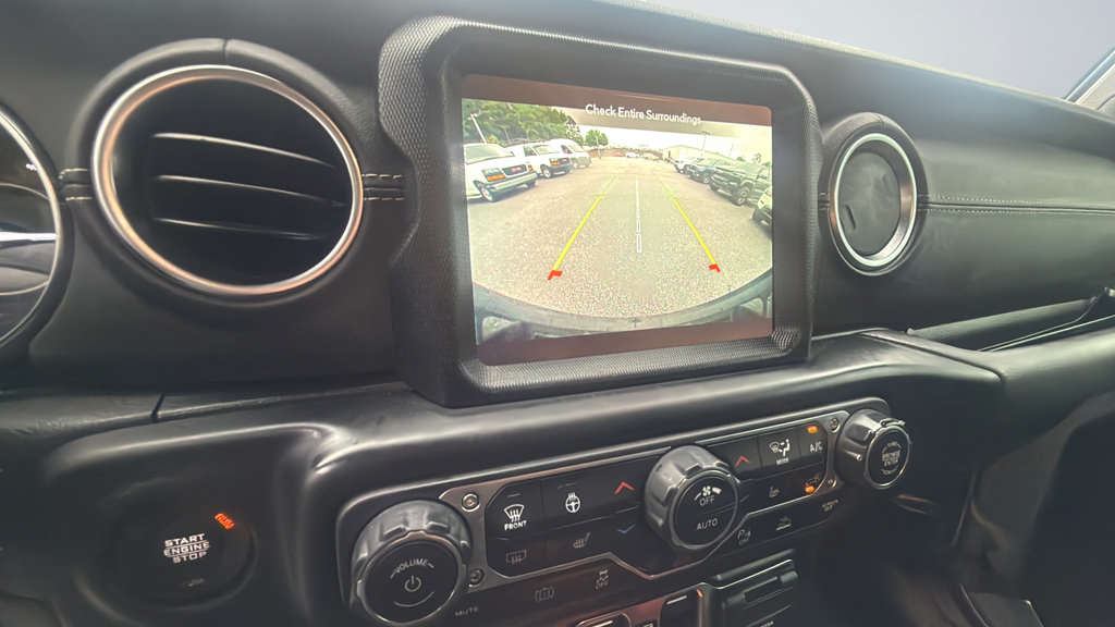 Used 2021 Jeep Wrangler Unlimited Sahara w/ Cold Weather Group AWD/4WD image 16