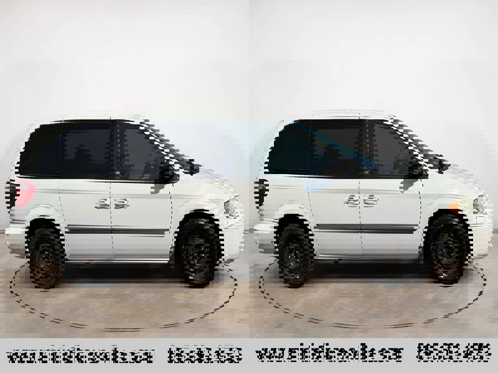 Used 2006 Chrysler Town & Country image 2