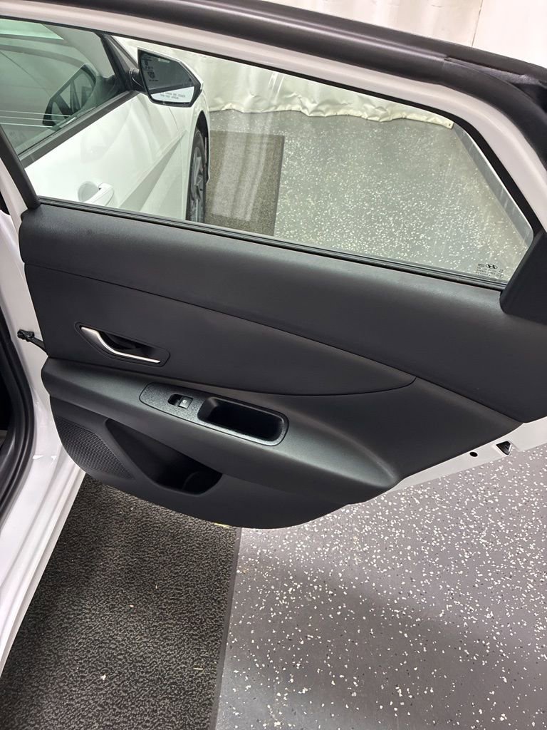 New 2026 Hyundai Elantra Blue image 25