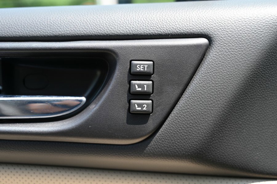 Used 2017 Subaru Legacy 3.6R Limited image 22