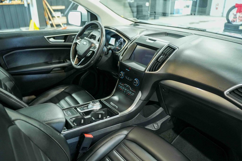 Used 2020 Ford Edge SEL w/ Cold Weather Package image 14