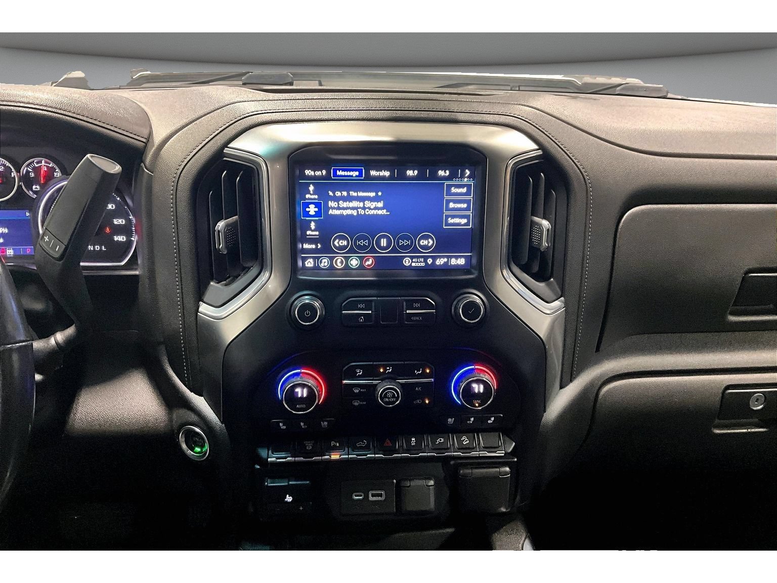 Used 2021 Chevrolet Silverado 2500 LTZ w/ LTZ Plus Package AWD/4WD image 8