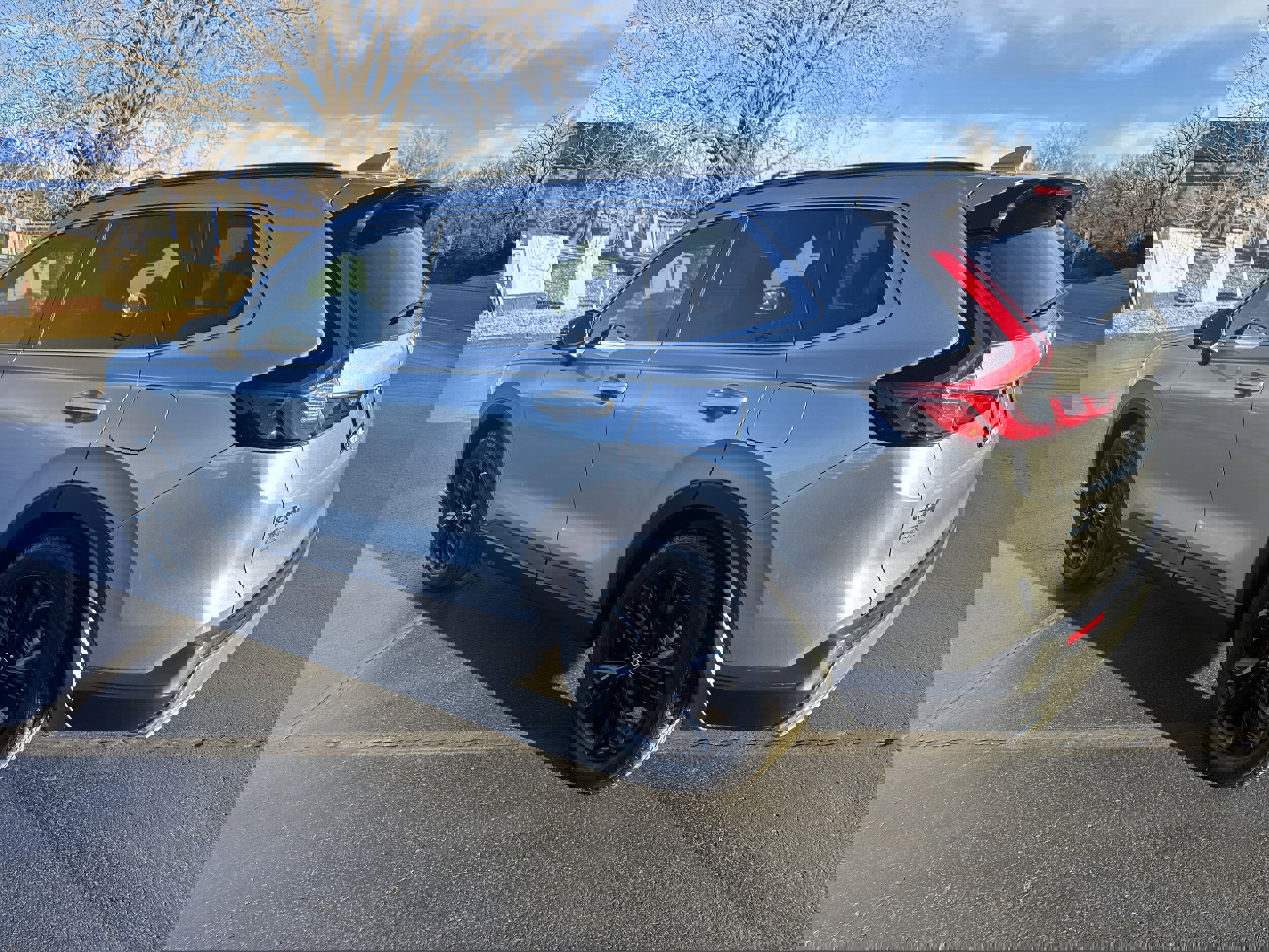 Used 2024 Honda CR-V Sport Touring image 3