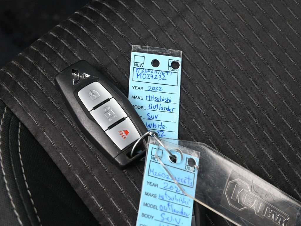 Used 2022 Mitsubishi Outlander ES image 18