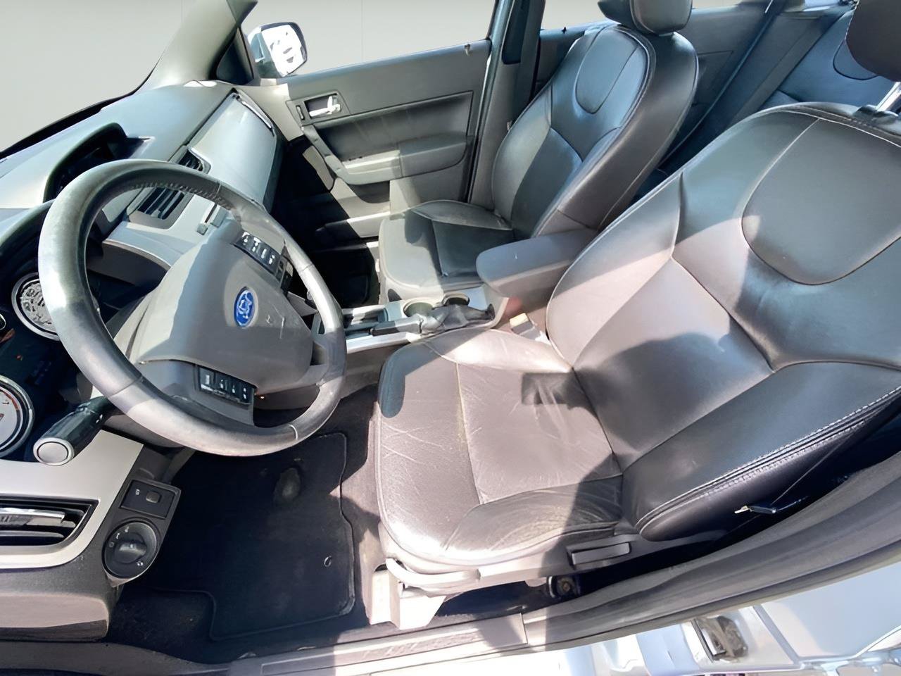 Used 2009 Ford Focus SEL FWD image 6