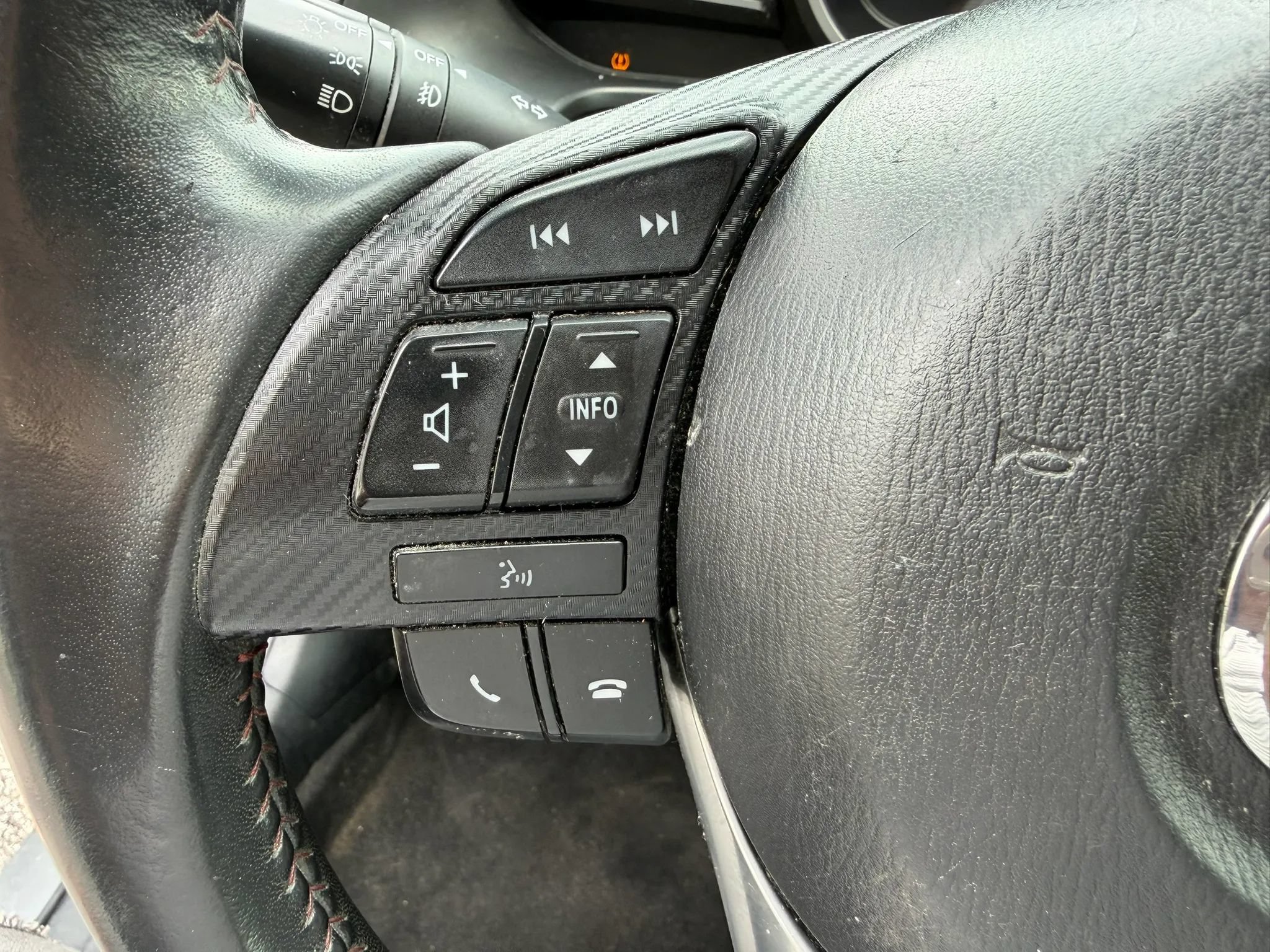 Used 2015 MAZDA MAZDA3 i Touring FWD image 33
