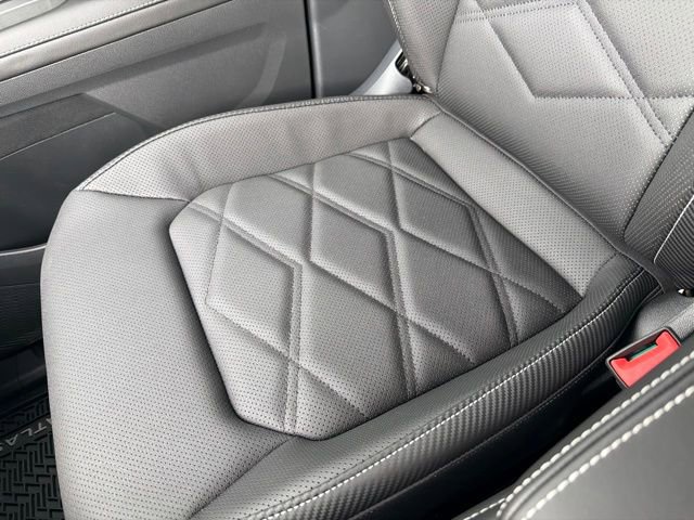 New 2026 Volkswagen Atlas Cross Sport SE image 32