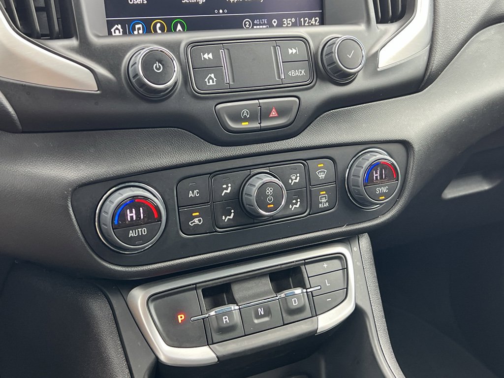 Used 2024 GMC Terrain SLE w/ Driver Convenience Package image 21