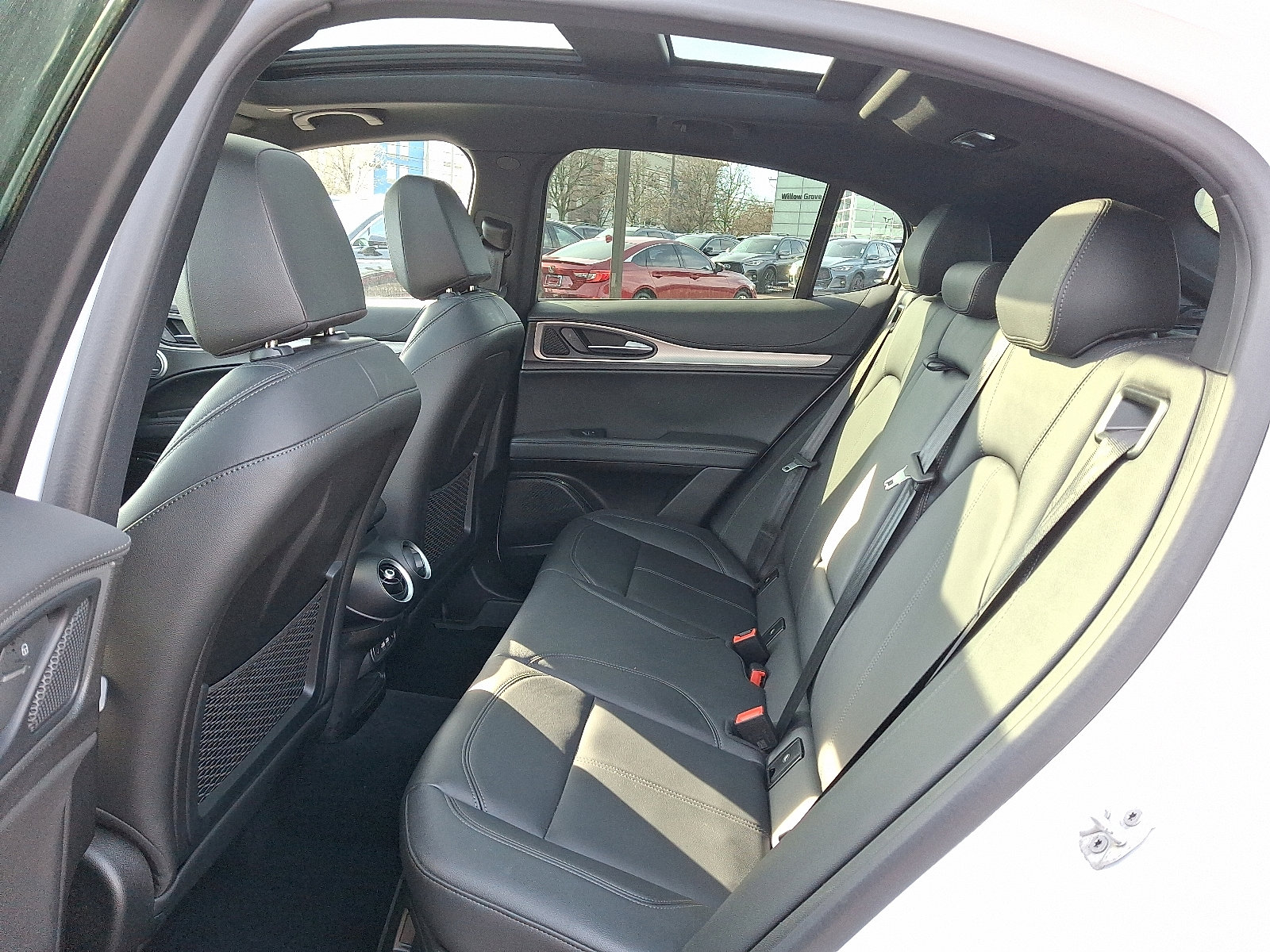 Used 2024 Alfa Romeo Stelvio Ti image 10