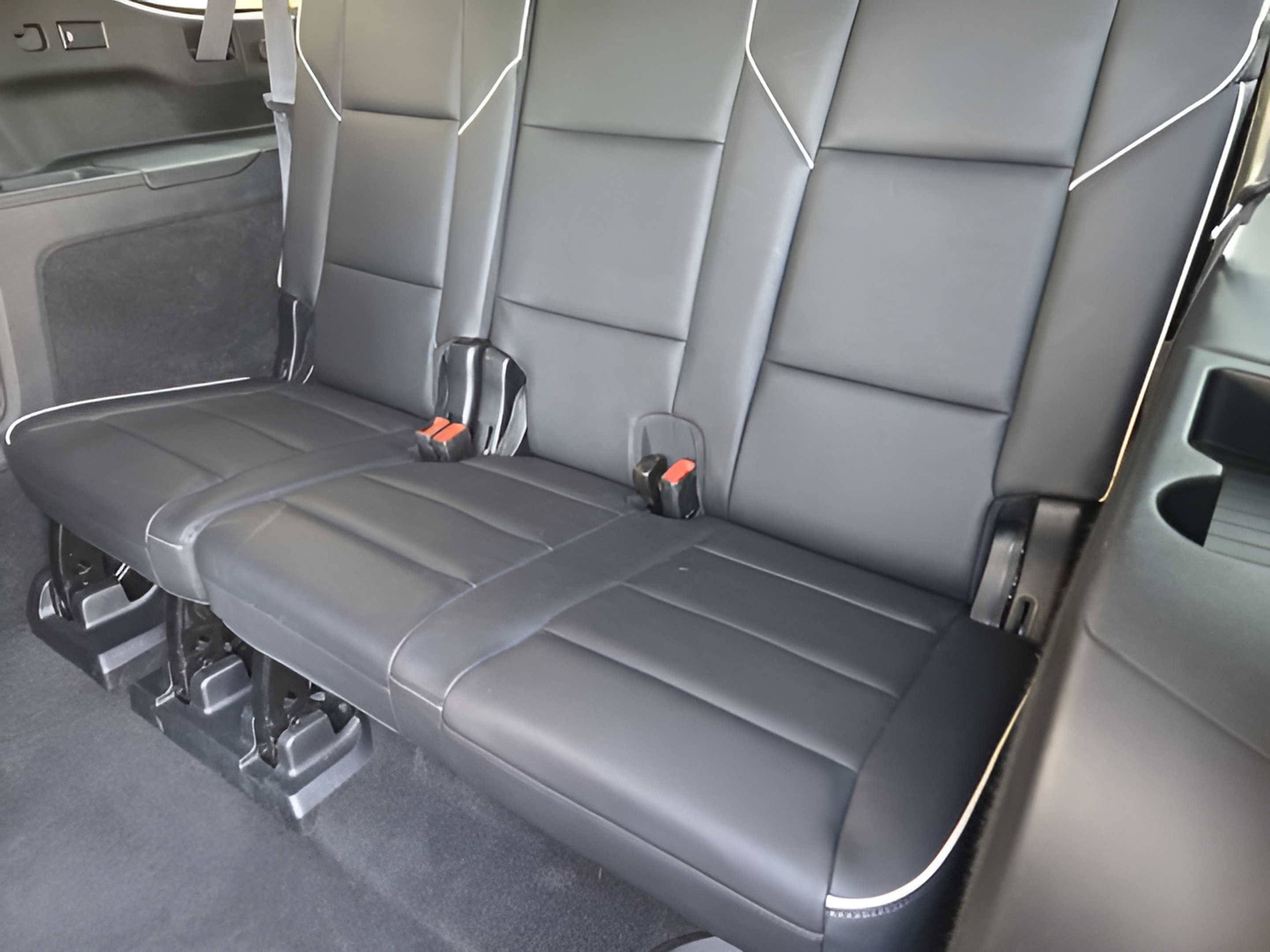 Used 2023 Cadillac Escalade ESV Premium Luxury AWD/4WD image 29