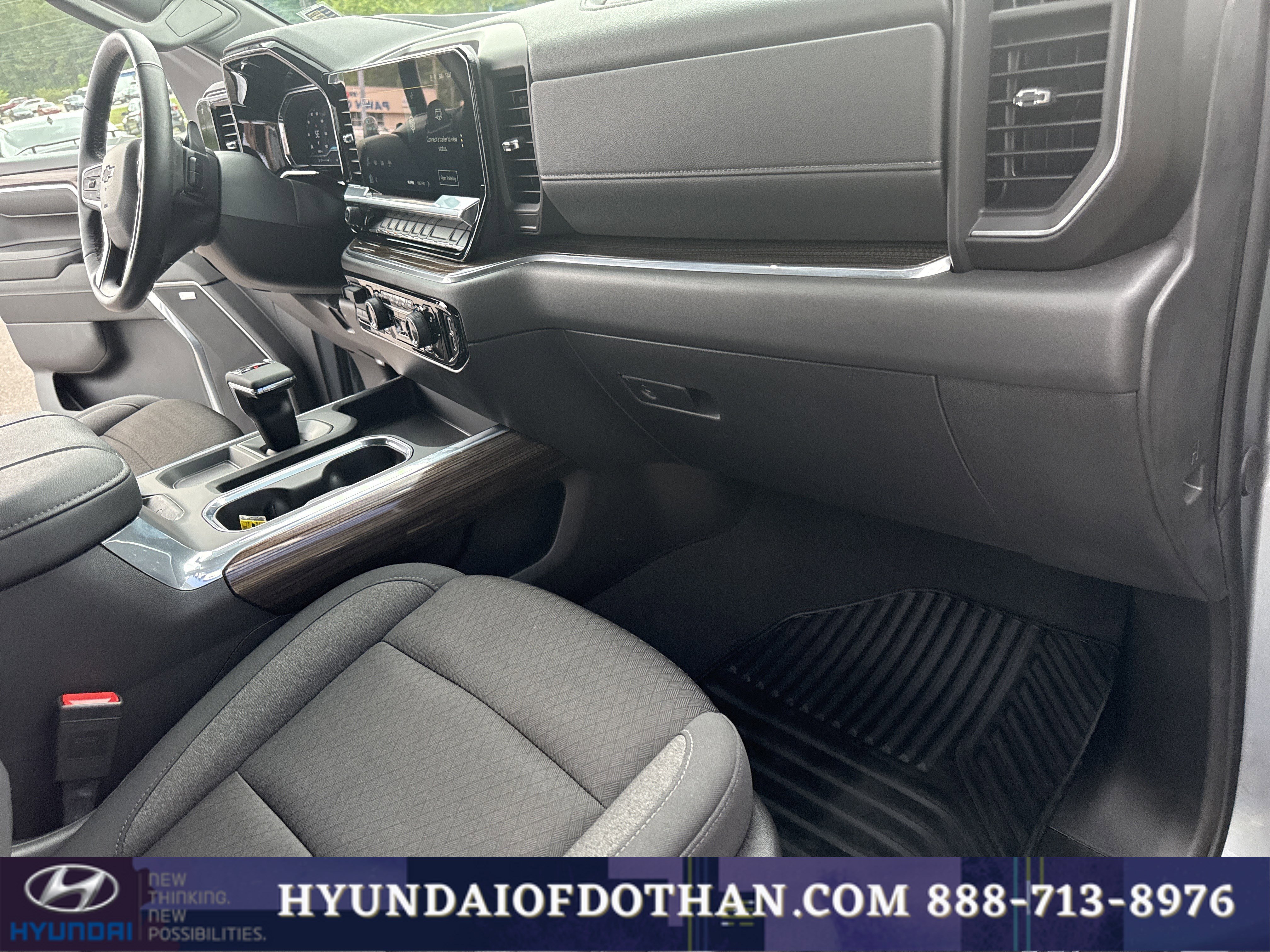 Used 2024 Chevrolet Silverado 1500 RST w/ Convenience Package II AWD/4WD image 15
