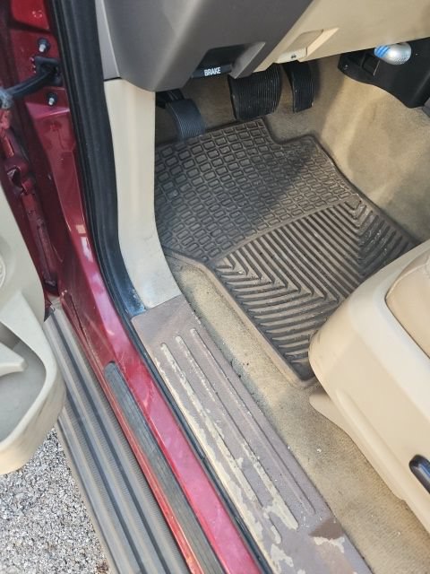 Used 2014 Ford Expedition EL XLT w/ Equipment Group 202A AWD/4WD image 3