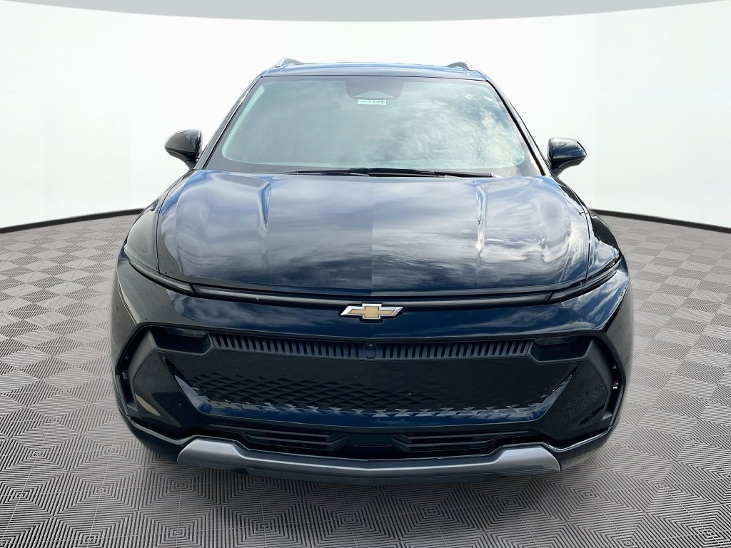 Used 2025 Chevrolet Equinox EV LT FWD image 2