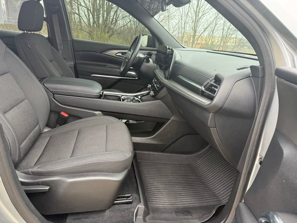 Used 2024 Chevrolet Traverse LS image 21